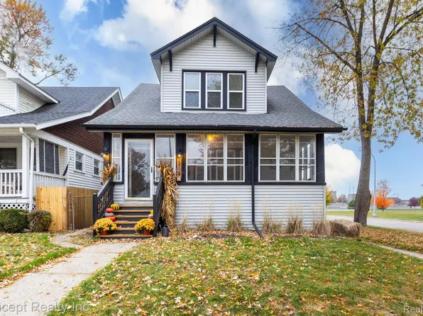 2404 3rd St, Trenton, MI 48183