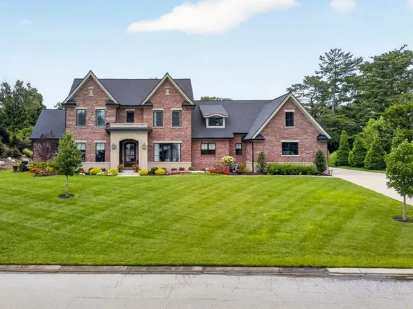 3032 Fallbrook Dr, Saint Louis, MO 63131