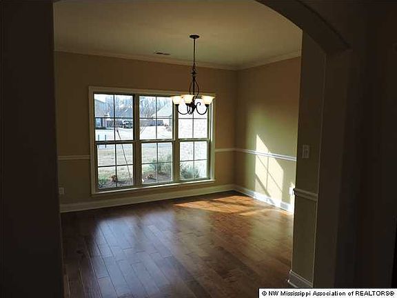 5th image of 5168 Mary Ln N