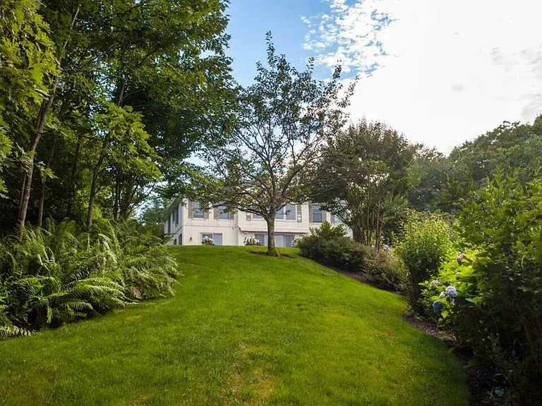 1530 Noyac Path — Photo 32