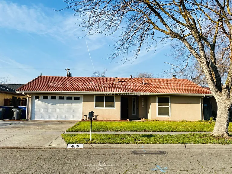 4619 E Indianapolis Ave — Photo 15