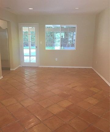 Charming entry and possible formal dining area