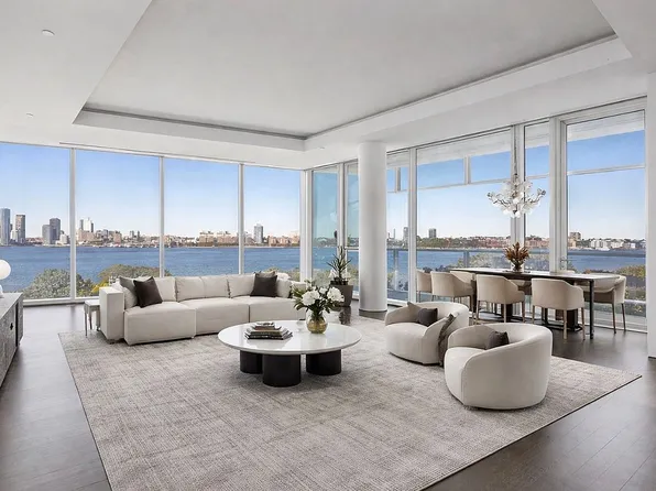 165 Charles St APT 22, New York, NY 10014