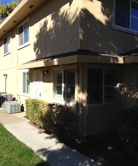 1971 Eastwood Dr — Photo 1
