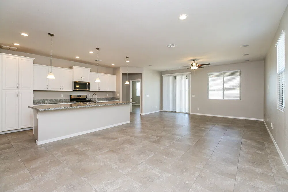 4 bed, 2.0 bath, 1919 sqft, $2,460 — Photo 4