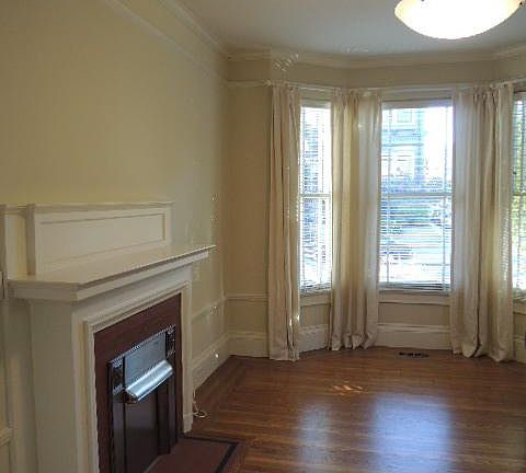 Living Room facing Frederick Street