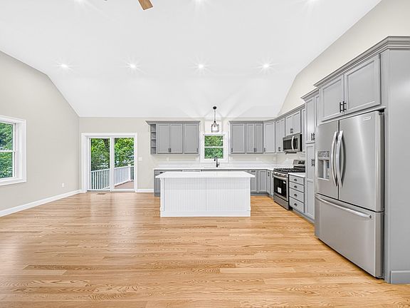 5th image of 6 McHugh Ave