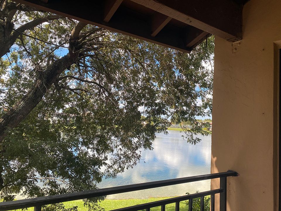 1st image of 510 W Park Dr APT 205