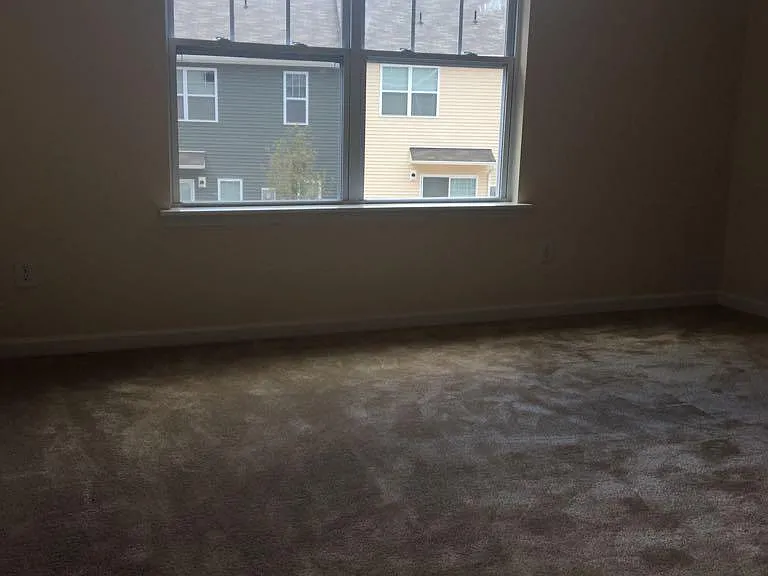 10411 Benfield Rd — Photo 12