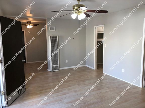 2nd image of 918 W 10th St