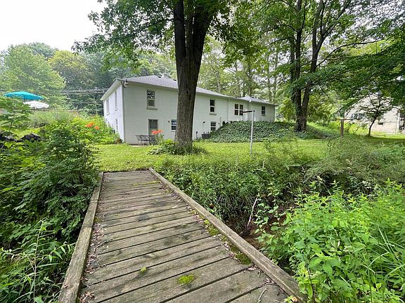 2nd image of 2982 W Bundy Rd