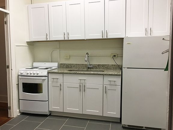 2nd image of 712 Saint Louis St #202