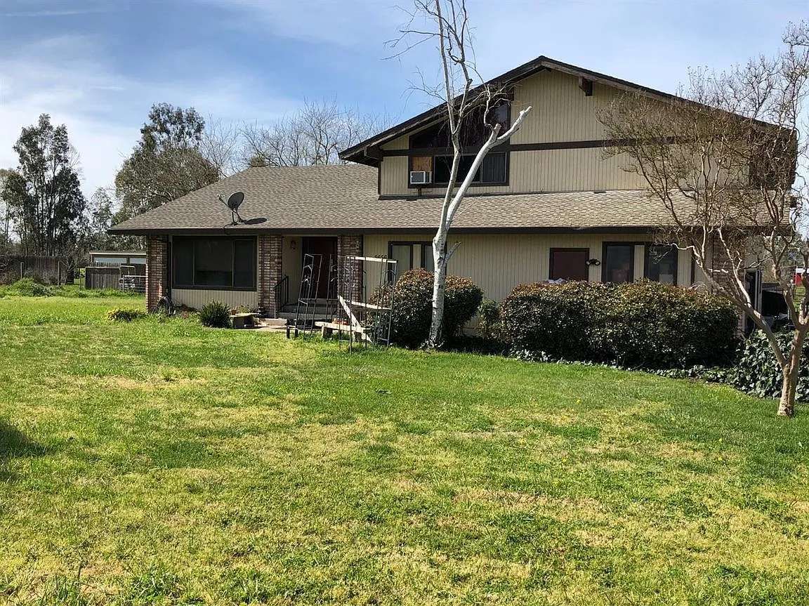 8656 Cherrington Ln photo 1