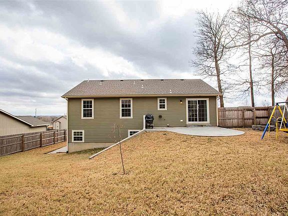 2nd image of 2618 Valley Dr