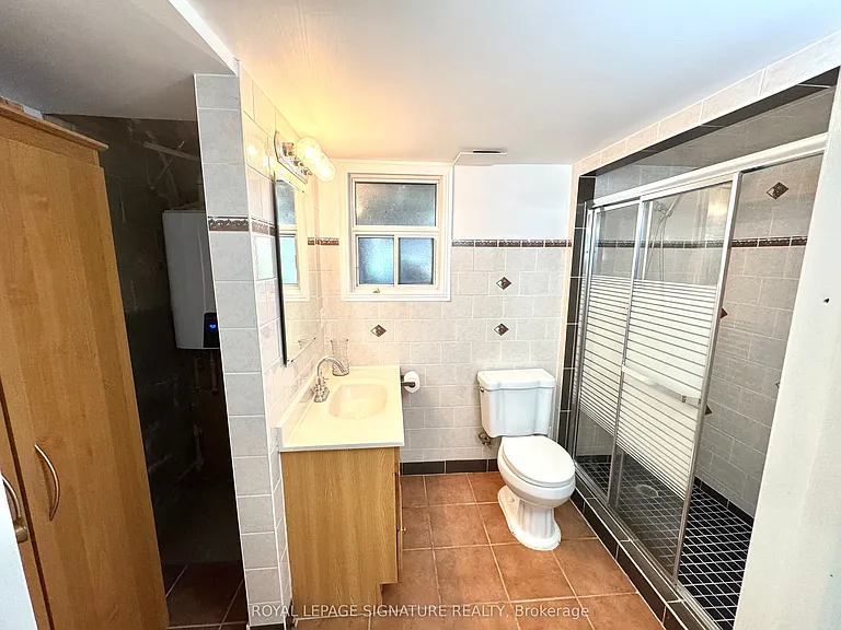 36 Ashmore Ave #LOWER — Photo 10