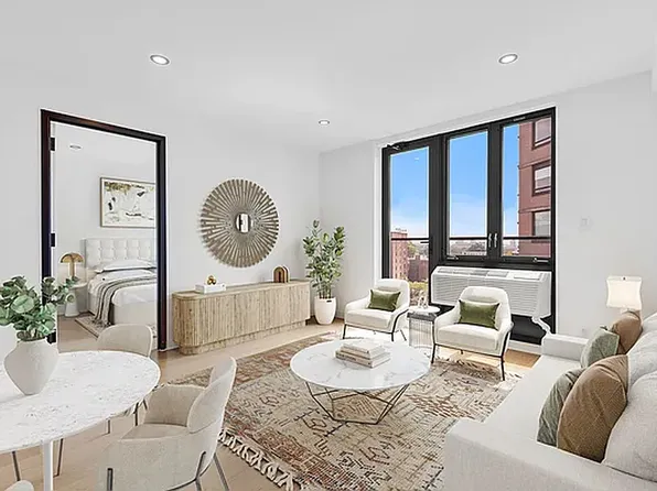 116-17 Grosvenor Ln #4A, Richmond Hill, NY 11418