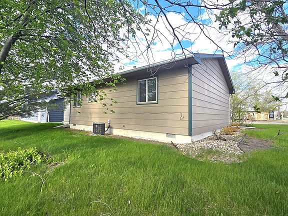 3rd image of 305 E 4th Ave