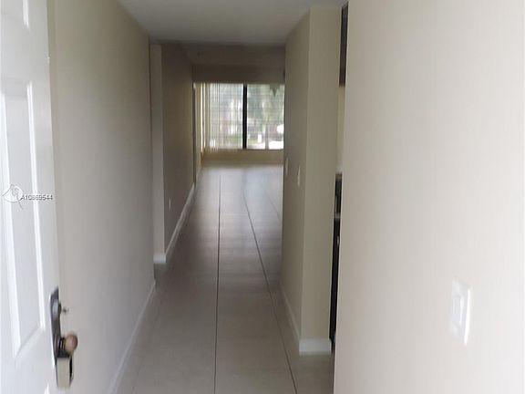4th image of 1707 Whitehall Dr APT 205