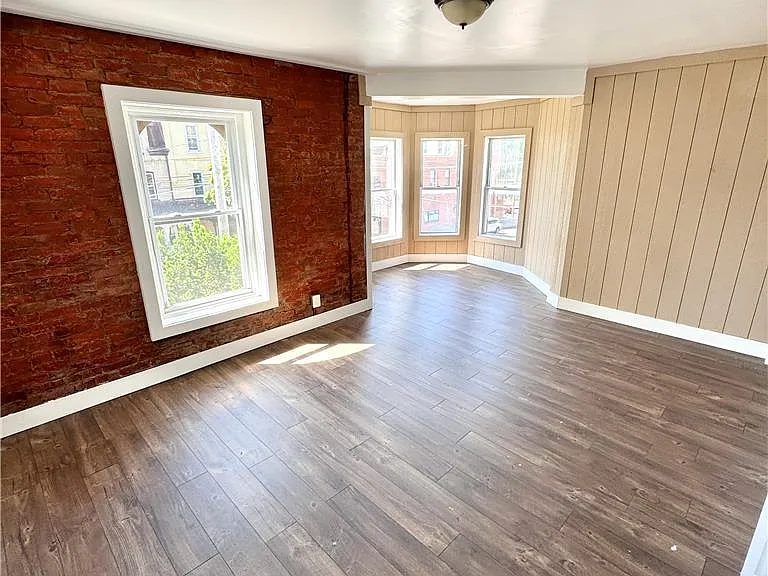 535 W Tilghman St #2 — Photo 2