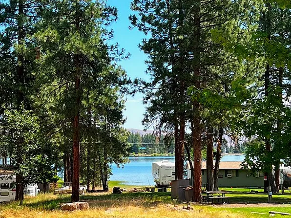 233 S Oak Rd, Tygh Valley, OR 97063
