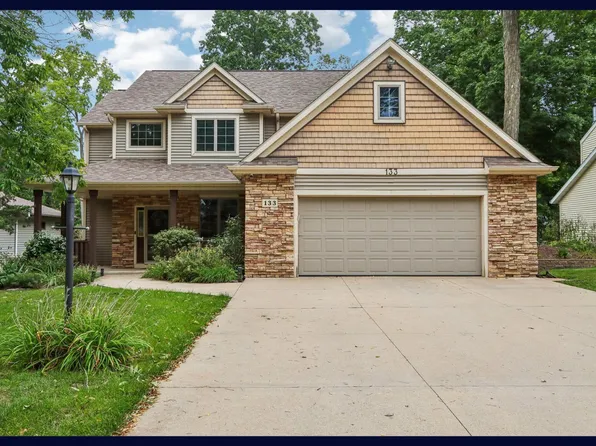 133 Phillips Ln, Lake Mills, WI 53551