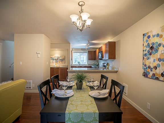 5th image of 3018 128th Ave SE #1