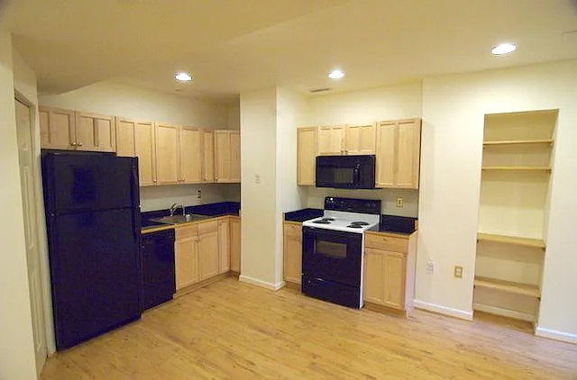 1108 5th St NW #B — Photo 3
