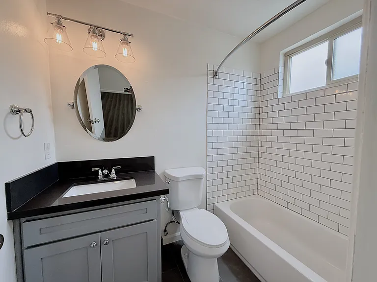 10809 Camarillo St #1 — Photo 15