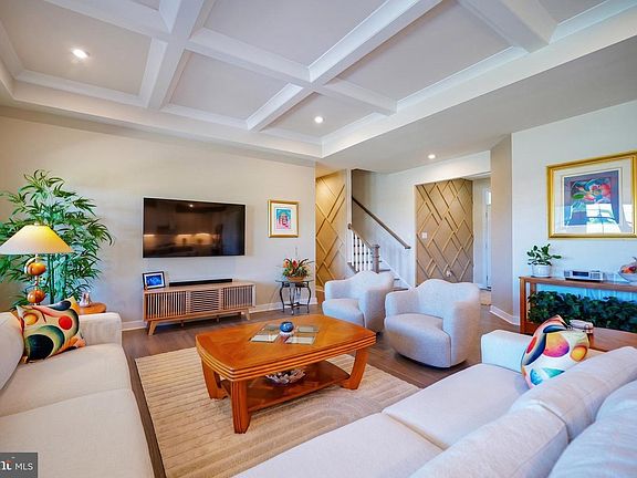 4th image of 30110 Seville Ave