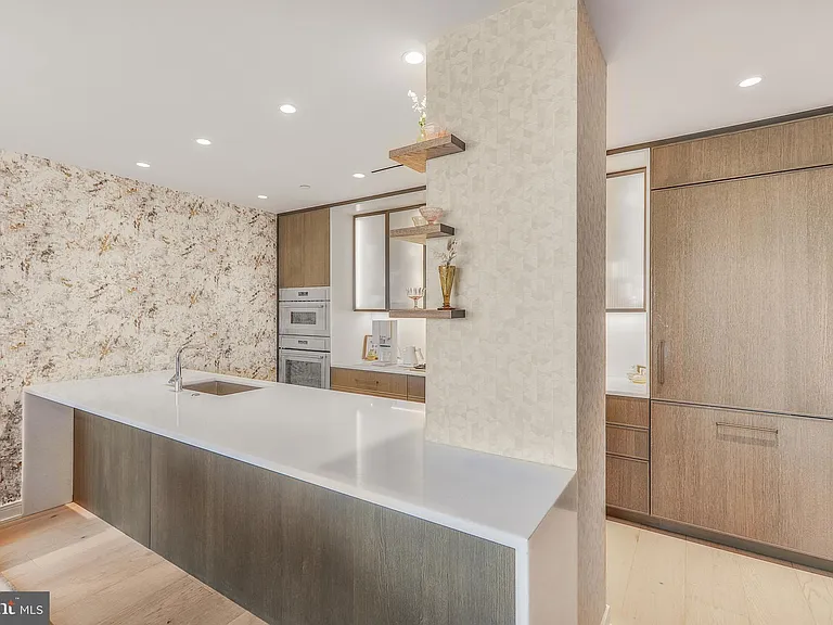 601 Wharf St SW #208 — Photo 14