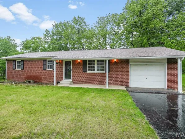 115 Echo Ln, Bethalto, IL 62010