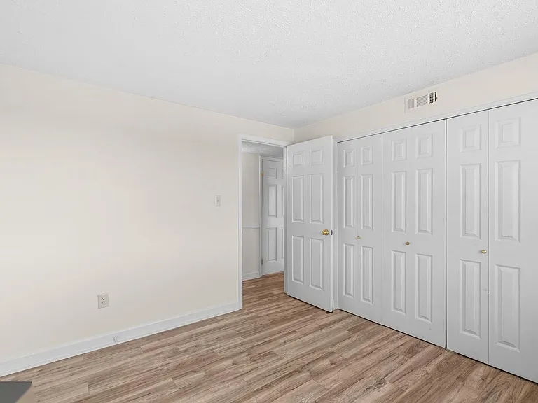 701 Heather Ridge Dr #J — Photo 21