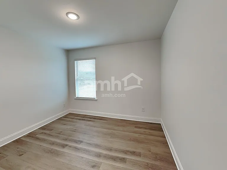 505 Plano Pass — Photo 11