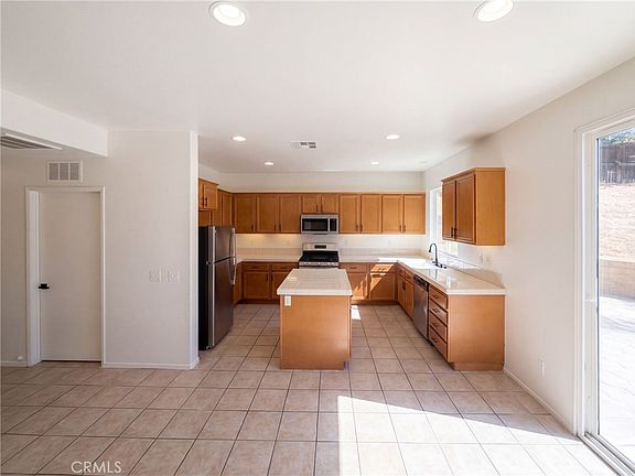 2nd image of 25975 Avenida Classica