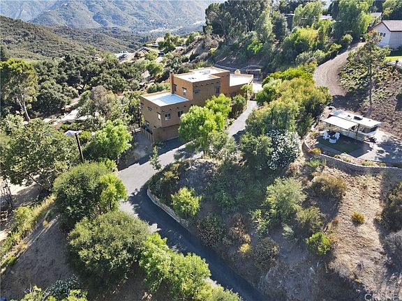 5th image of 26050 Mulholland Hwy
