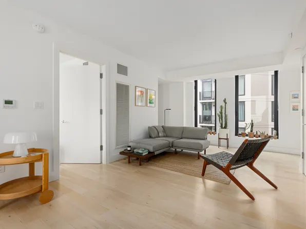 111 Montgomery Street image 4 of 14