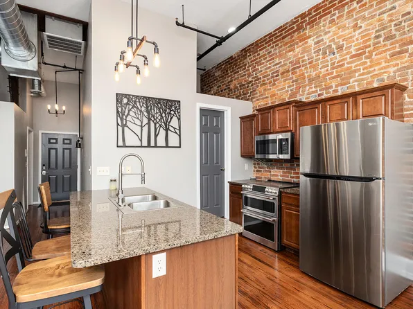 326 N Boonville Avenue #301, Springfield, MO 65806