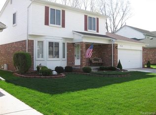 830 Glenulline Dr, Canton, MI 48187