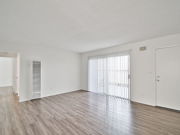 4th image of 2302 Marshallfield Ln APT A