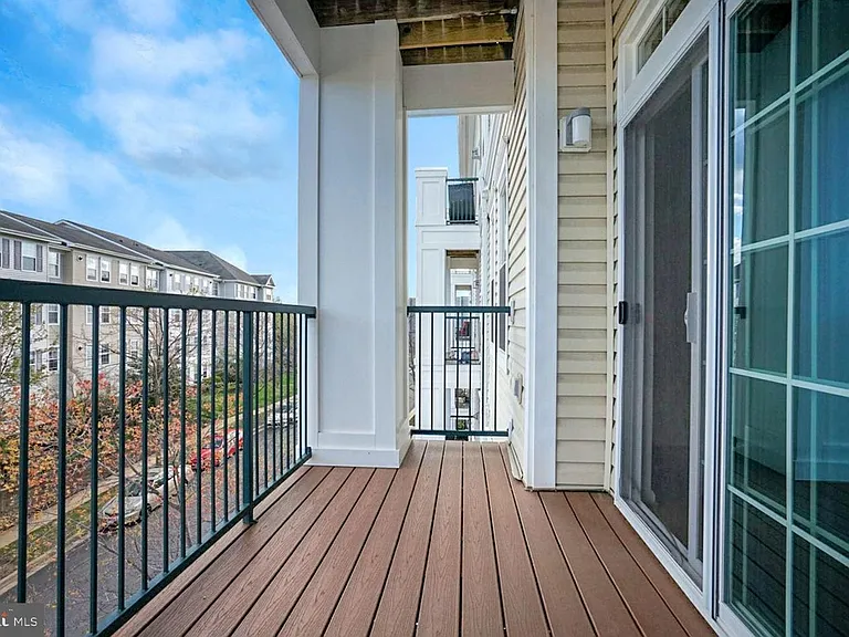 2465 Army Navy Dr #1-317 — Photo 25