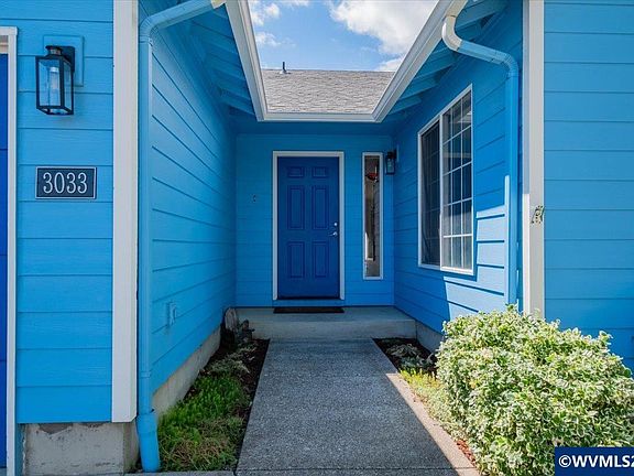 5th image of 3033 NE Glacier Way