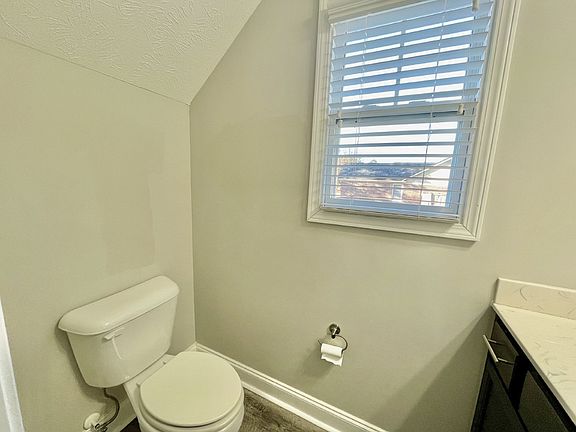 5th image of 2052 Wheeling St #0