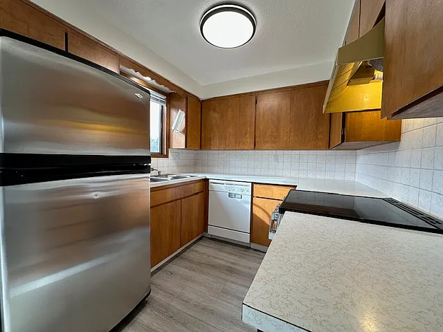 1019 N Bowdish Rd #1 — Photo 7