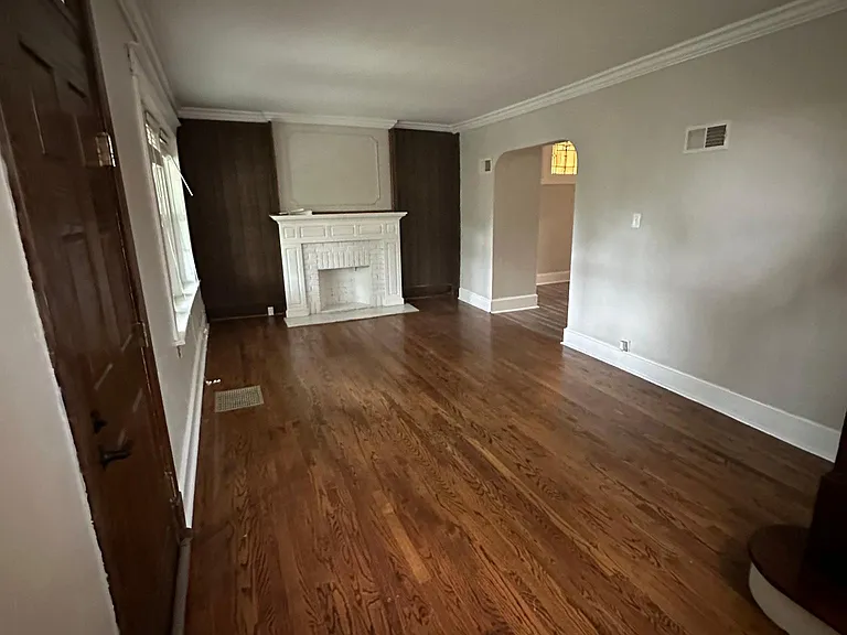 7254 Lindell Blvd — Photo 4