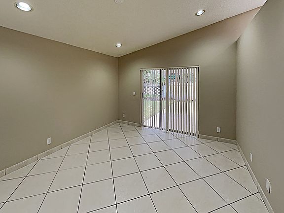 5th image of 3448 SW 51st St