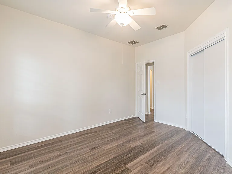 13803 Laramie Hl — Photo 26