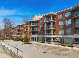 125 Wilson St W #312, Hamilton, ON L9G 0B3