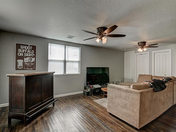 4th image of 1404 S Lewis St Unit A