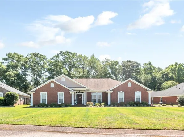 2471 Burlington Dr E, Mobile, AL 36695