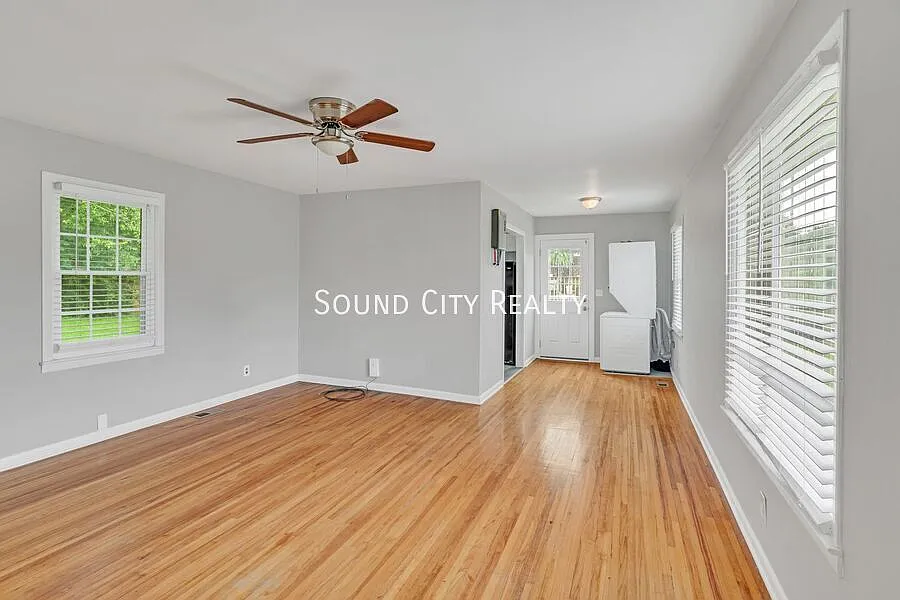 Old Hickory 3 Bedroom 1 Bath, hardwood floors, pets ok, washer and dryer included, large level ba... — Photo 2